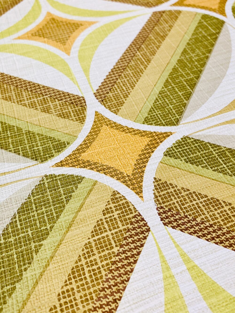 80s Retro wallpaper brown and green1