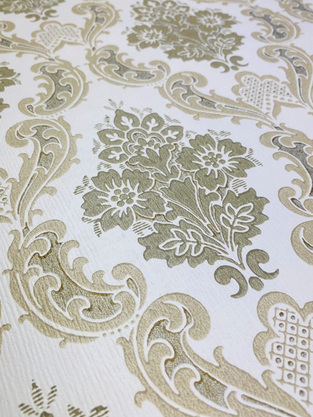 Green baroque pattern wallpaper 2