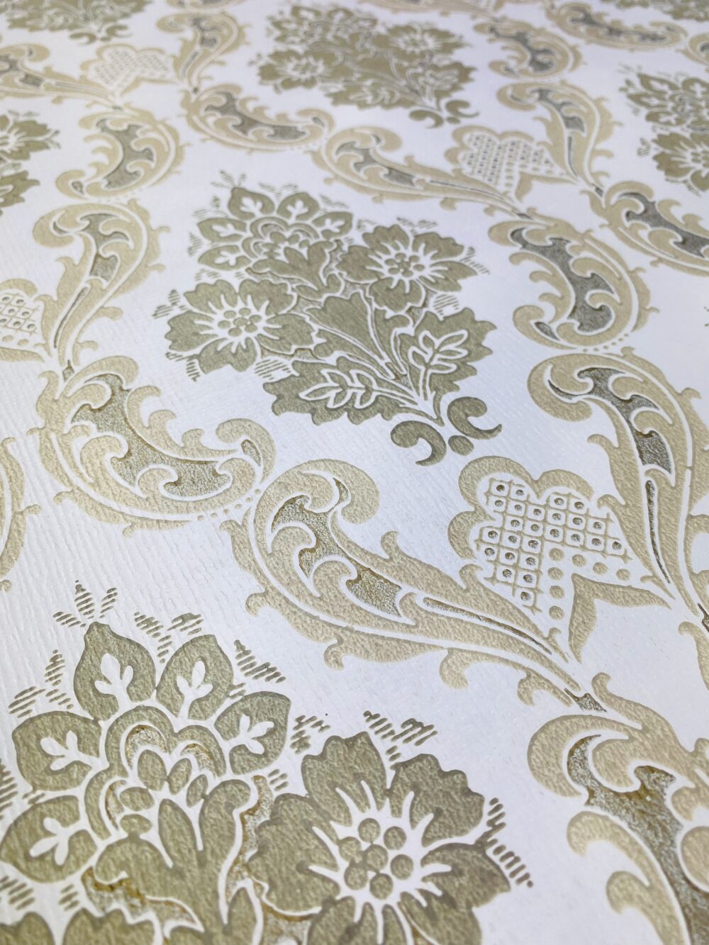 Green baroque pattern wallpaper 4