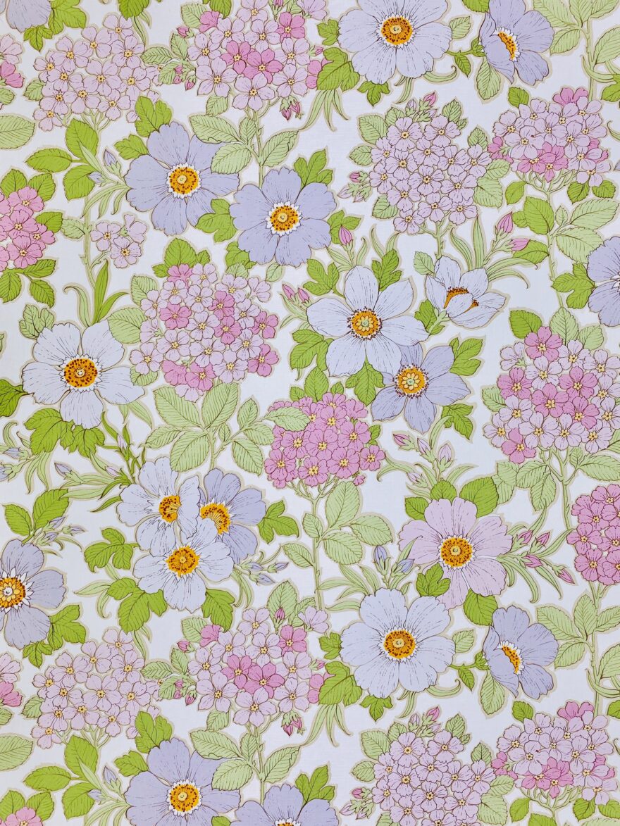 Violet and pink floral wallpaper 12