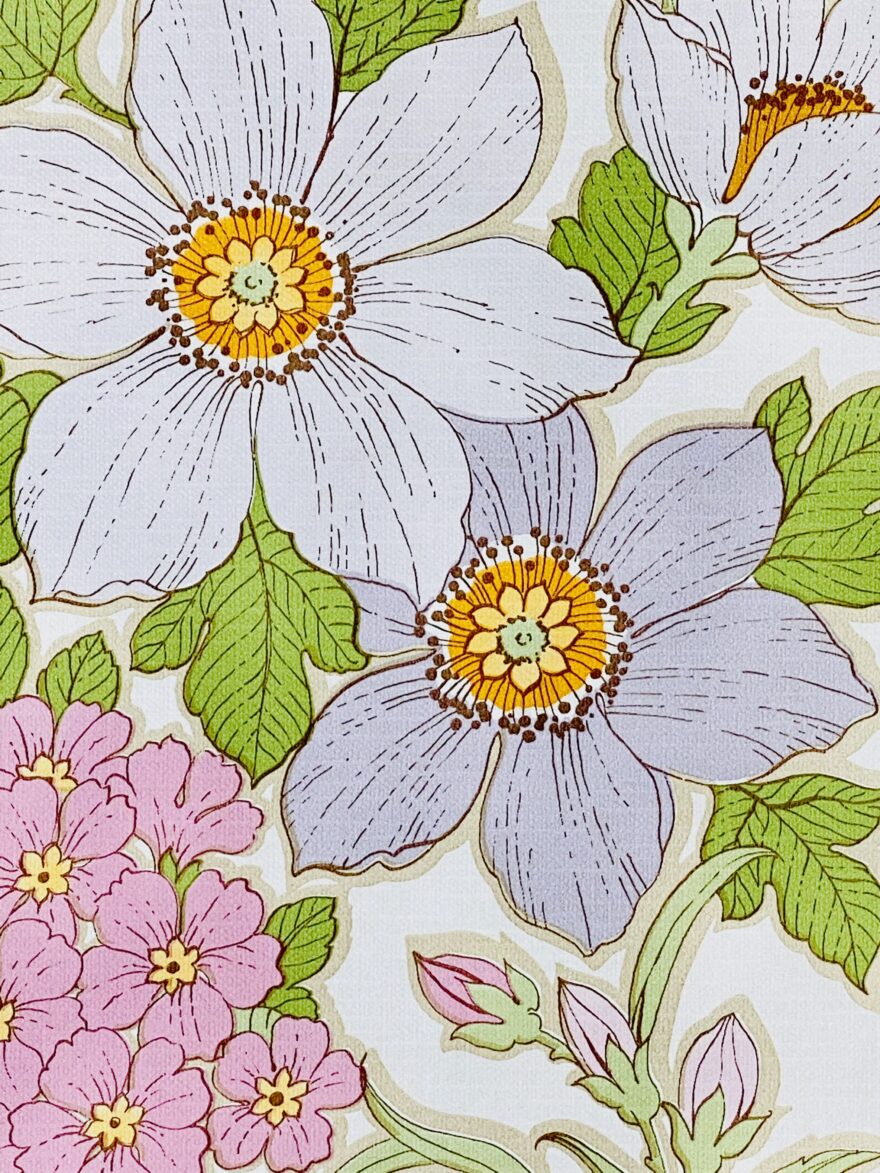 Violet and pink floral wallpaper 3