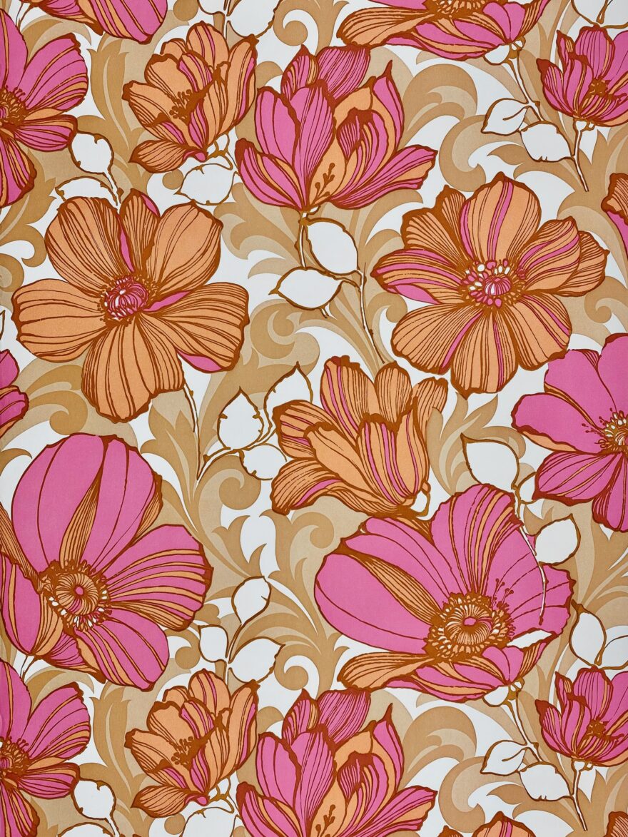 Pink floral wallpaper 1