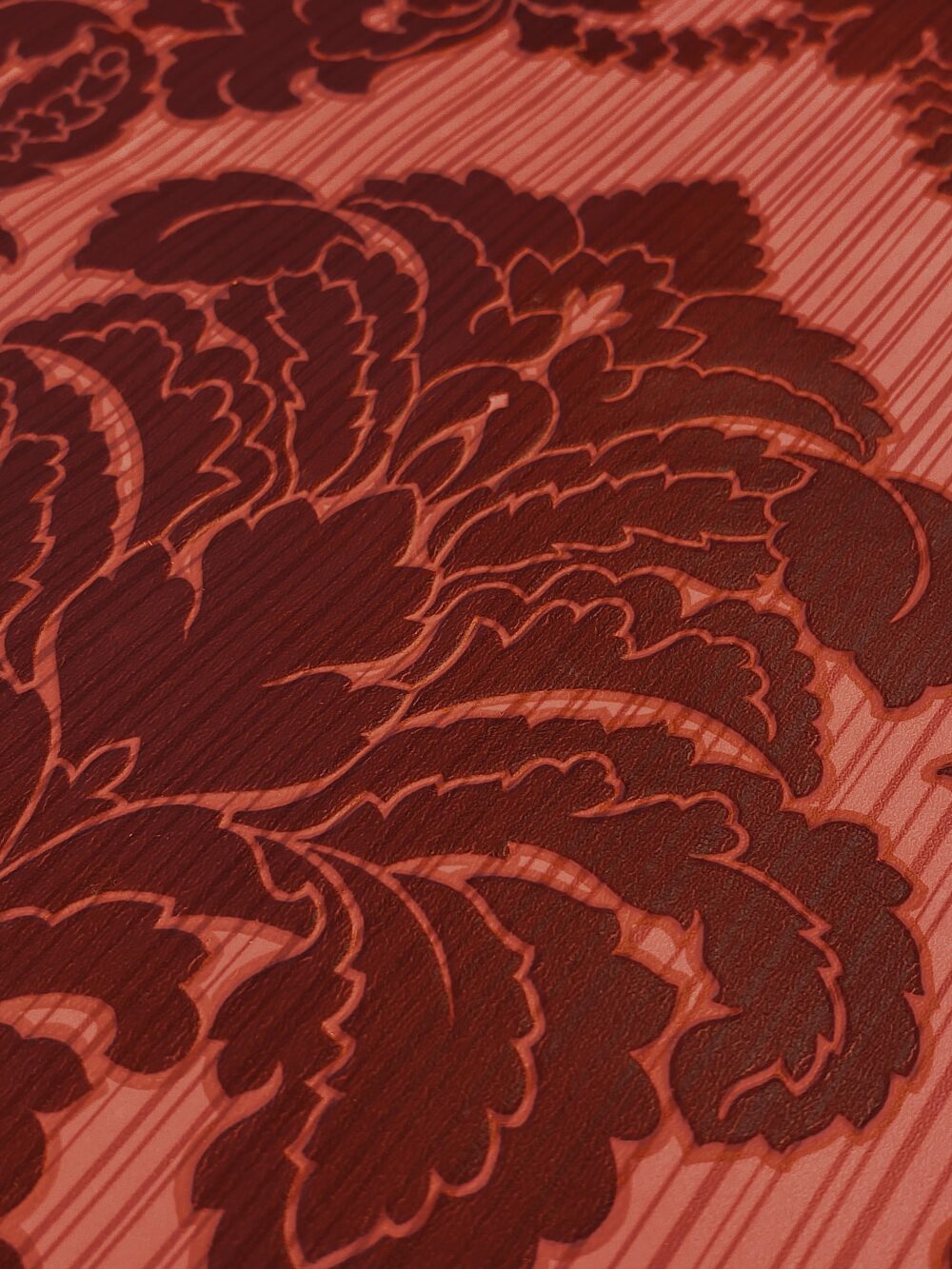 Red baroque wallpaper 7