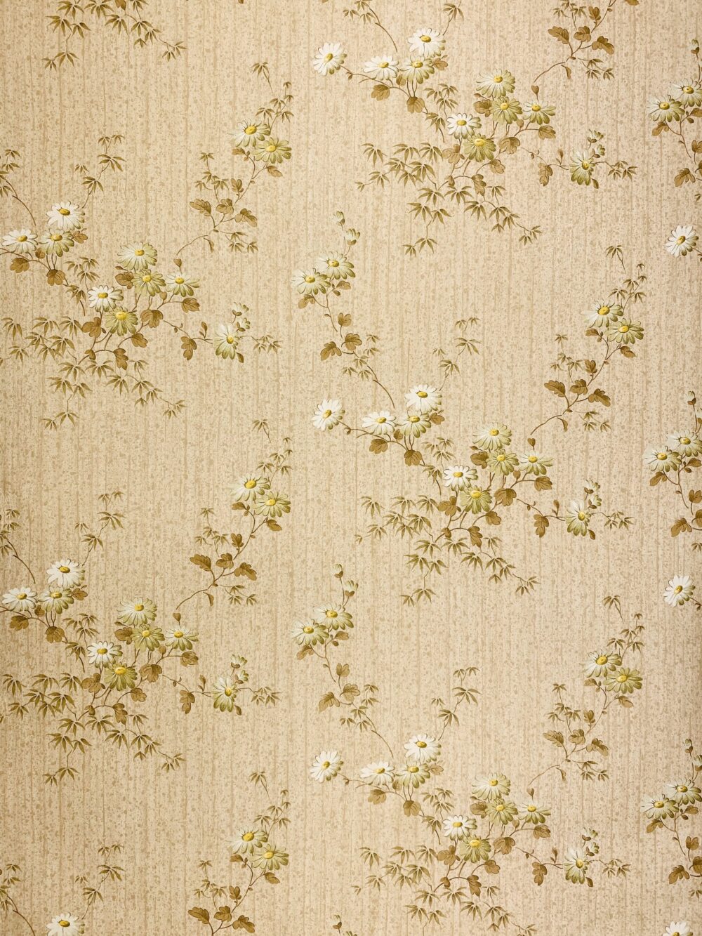 Retro floral wallpaper on cork1