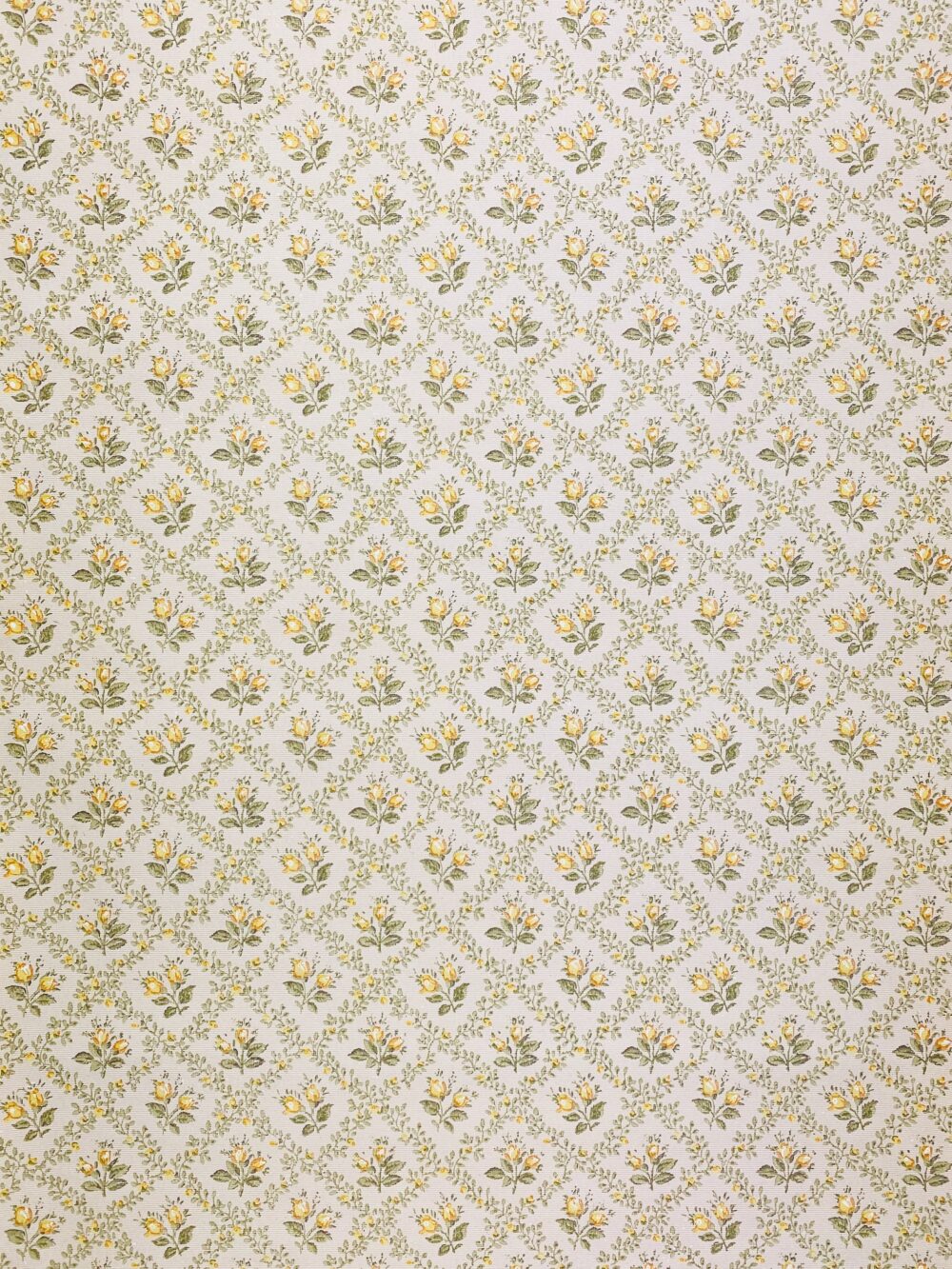 Seamless yellow floral wallpaper1