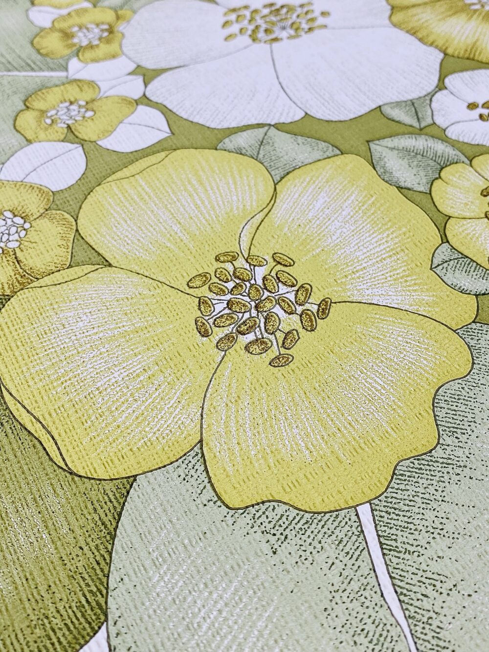 Vintage floral wallpaper green 1
