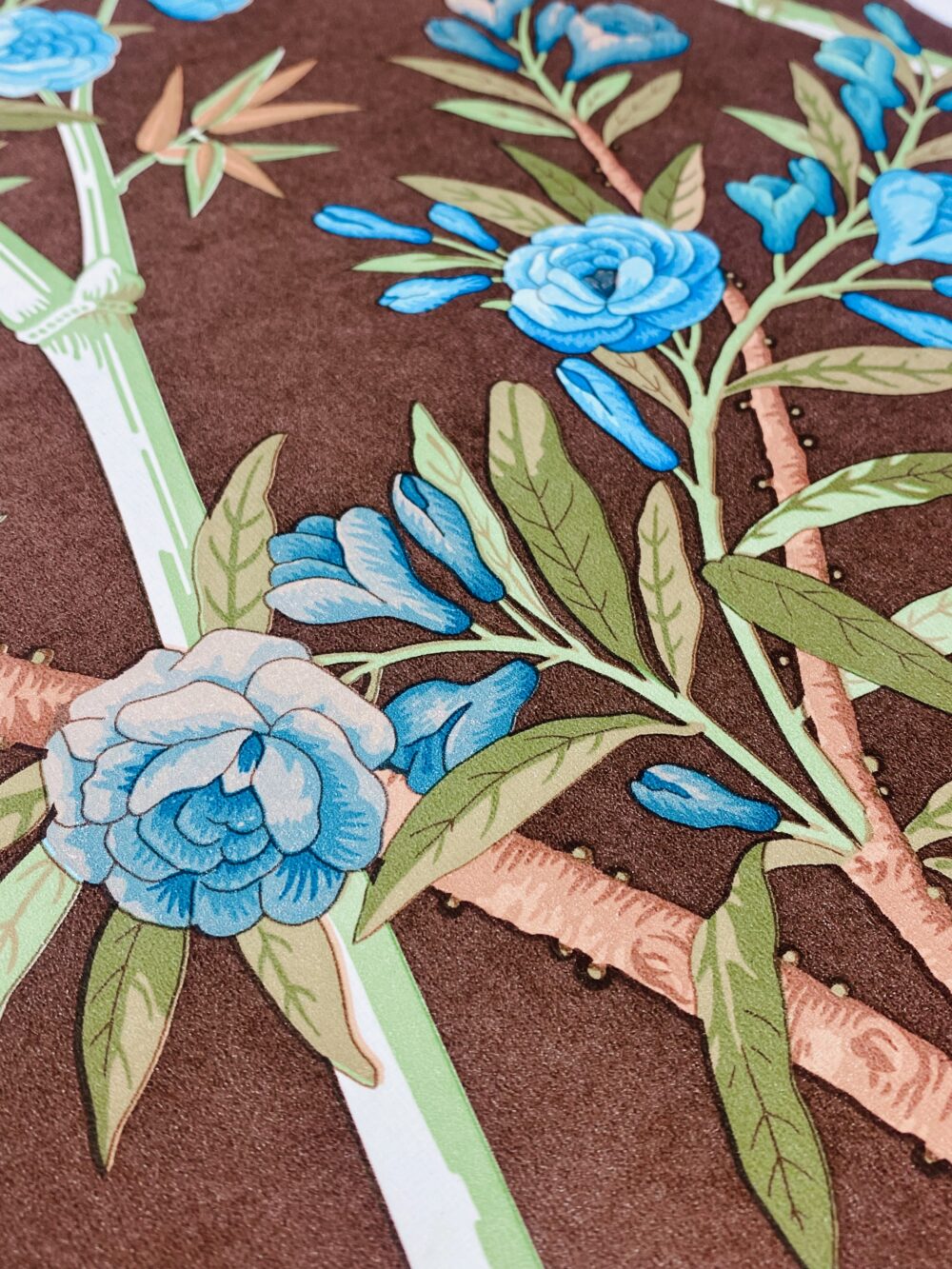 Vintage wallpaper Pink Roses on Brown 2